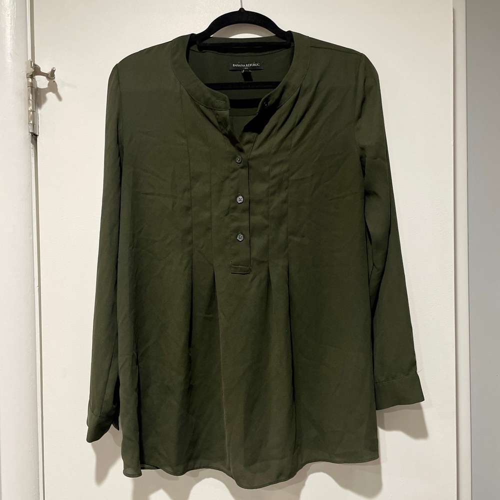 Banana Republic Forest Green Shirt